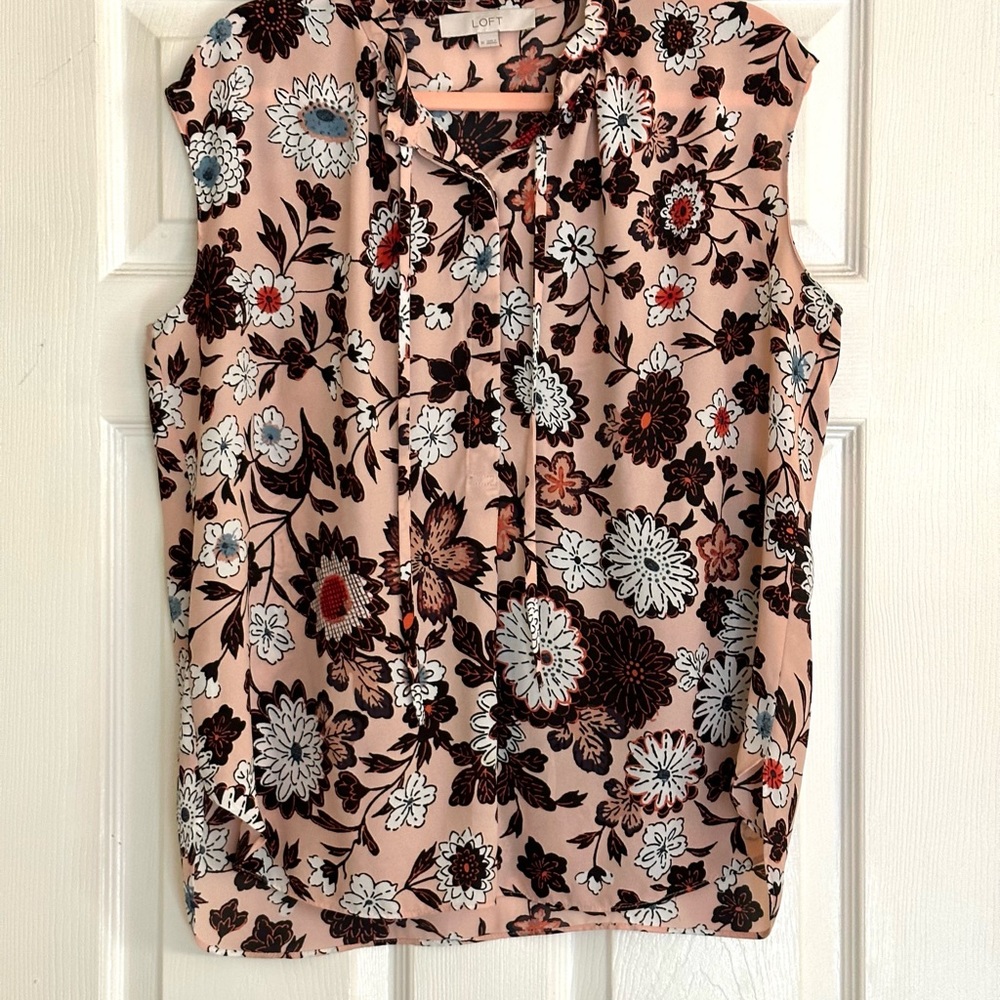 💕🌈💕Loft Brand Women’s  Pink & Floral Blouse Front tie Closure 🥰 Medium